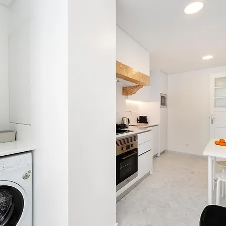 Whome Family-friendly In Prime Areeiro Location Lisboa