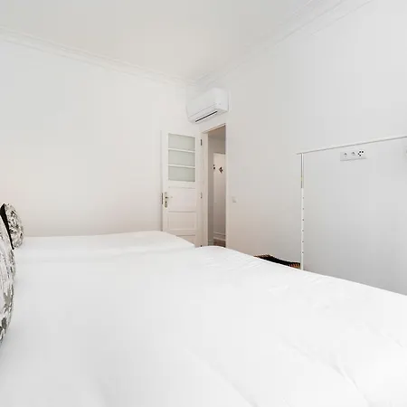 Whome Family-friendly In Prime Areeiro Location Lisboa